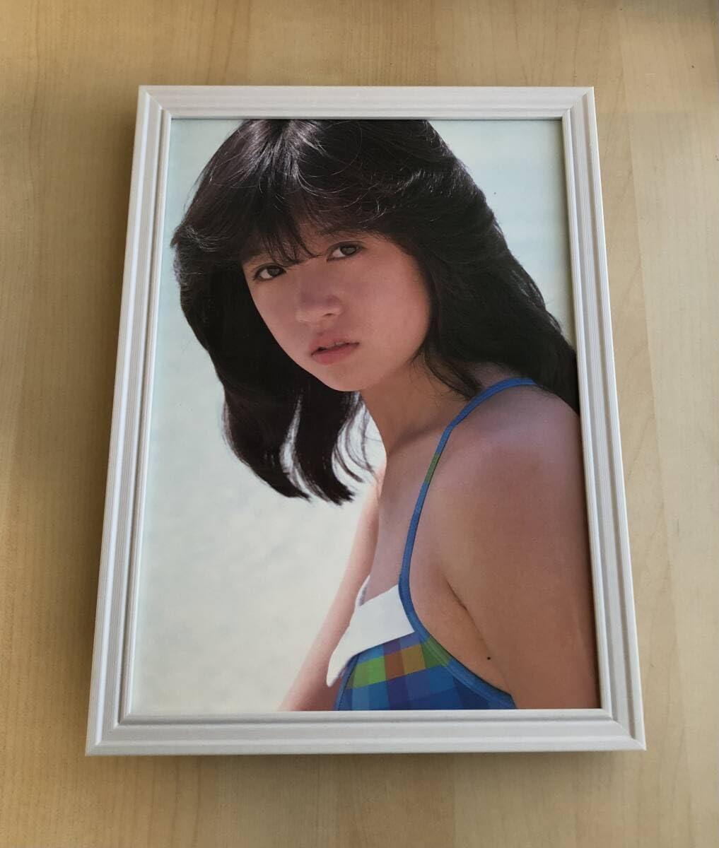 Amazon.co.jp: kj 額装品 中森明菜 水着 写真 A4サイズ額入り ポスター